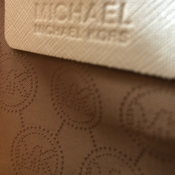 Michael Kors white crossbody bag - Picture 11 of 14